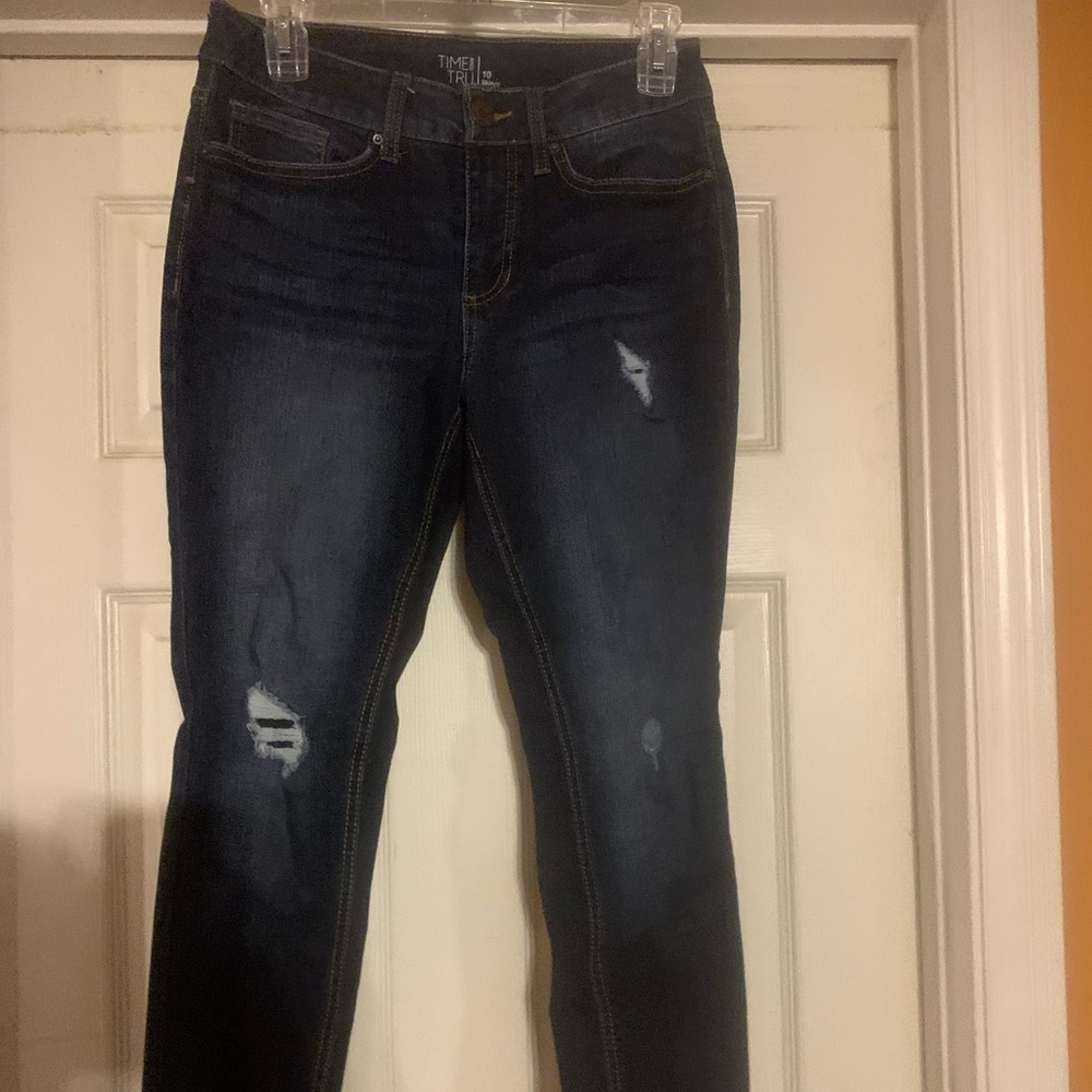 Dark wash skinny jeans